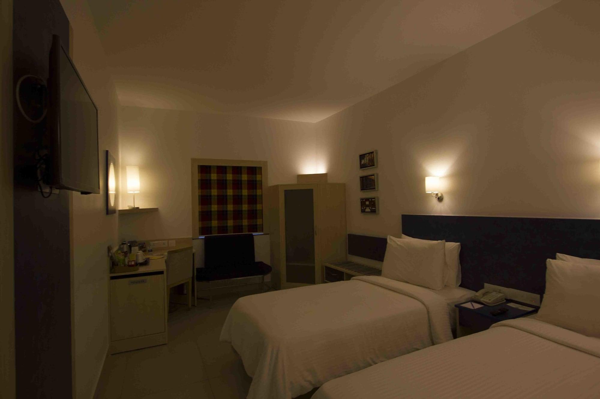 กัลยาน โฮมเทล วันดาลูร Hotel Vandalur ภายนอก รูปภาพ