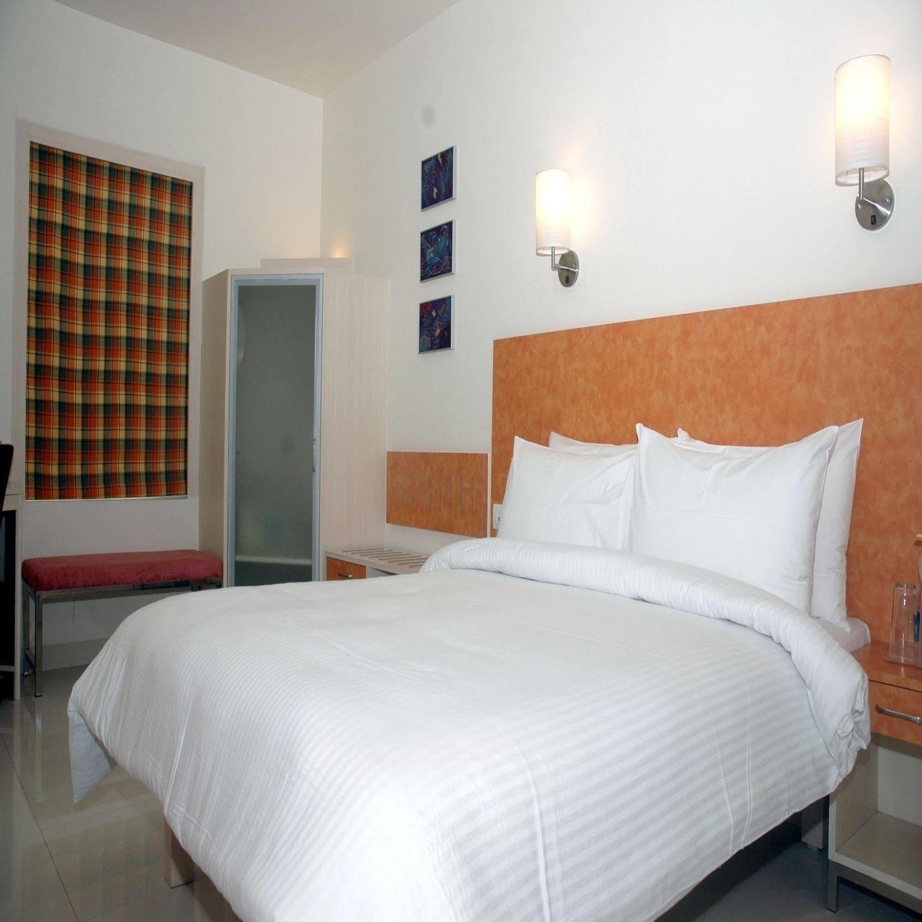 กัลยาน โฮมเทล วันดาลูร Hotel Vandalur ภายนอก รูปภาพ