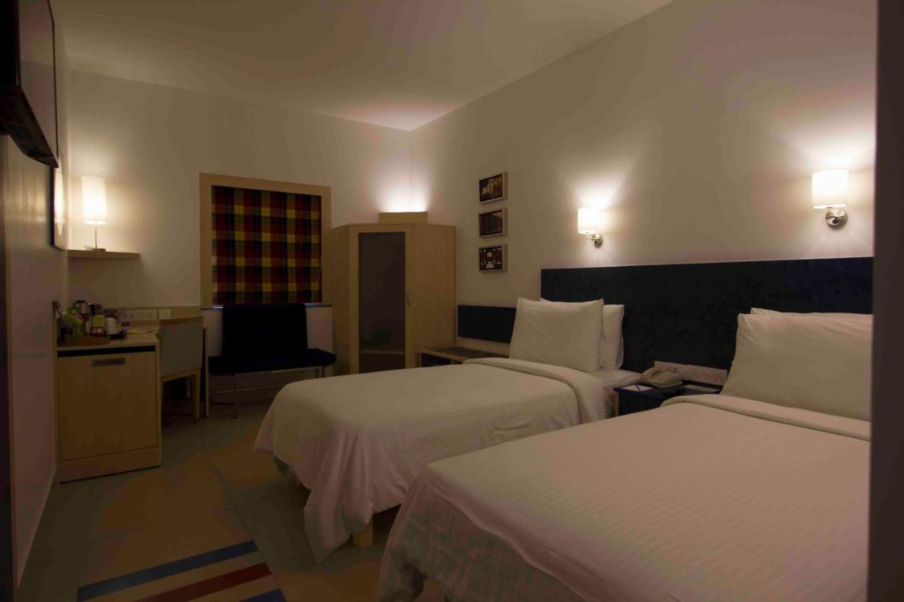 กัลยาน โฮมเทล วันดาลูร Hotel Vandalur ภายนอก รูปภาพ